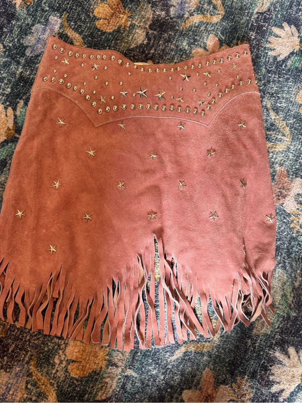 Understated Leather Fringed Suede Mini Skirt with Star Studs - Dusty pink - Picture 10 of 10